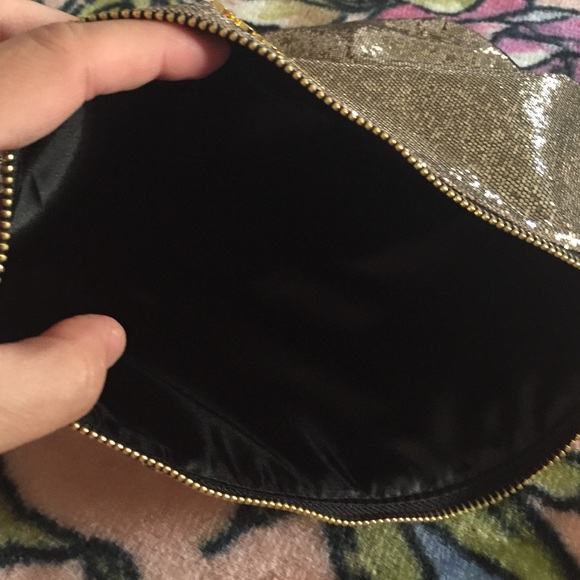 Victoria Secret clutch or make up bag - Picture 3 of 4