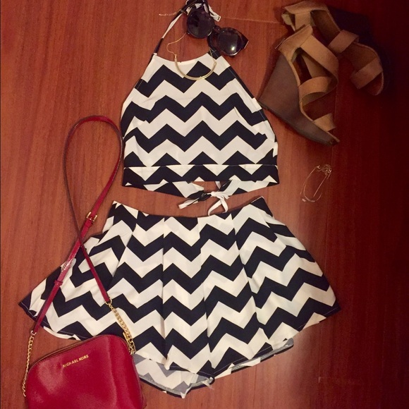 Two piece chevron set