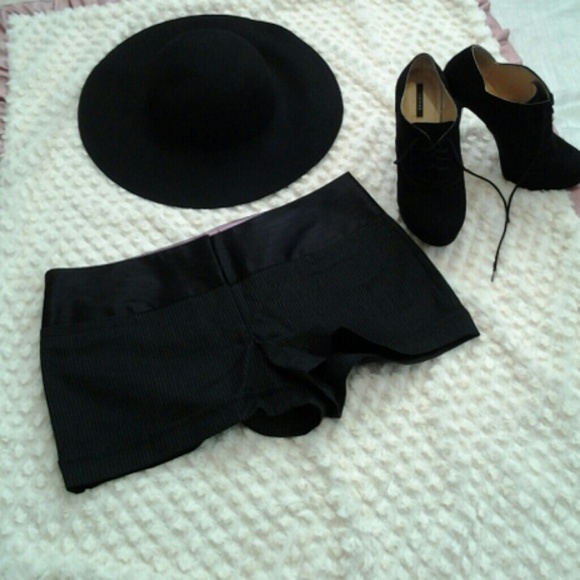 Charlotte Russe Other - Tuxedo shorts