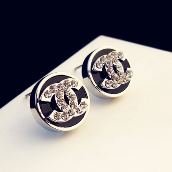 😎😎😎      C earring