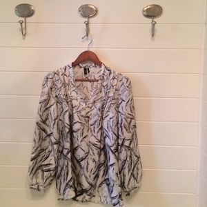 Black and White Feather Print Blouse