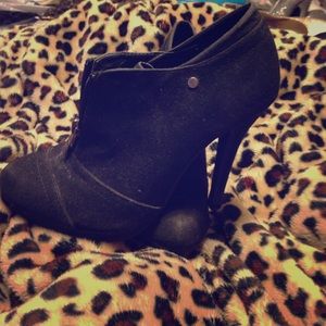 Zipper front ankle booties