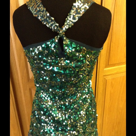 REPOSH NEW LISTING great holiday top🎉 - Picture 2 of 2