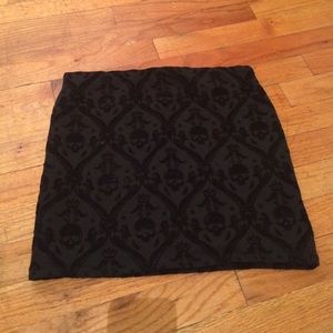Skull tight skirt