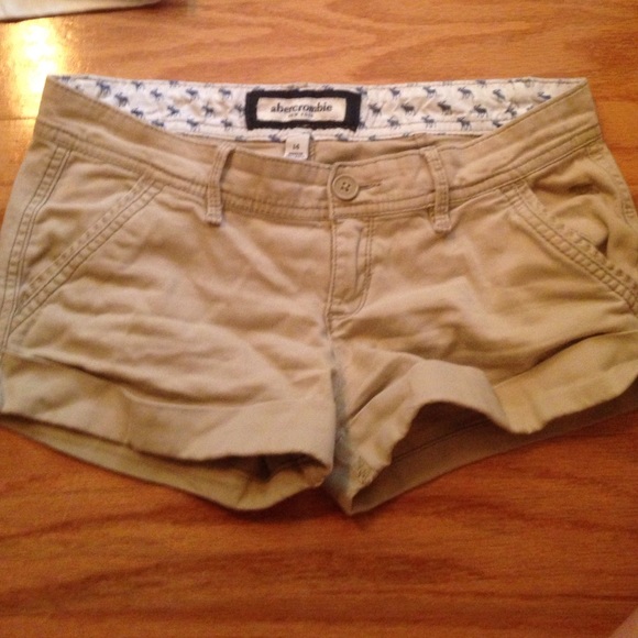 khaki shorts