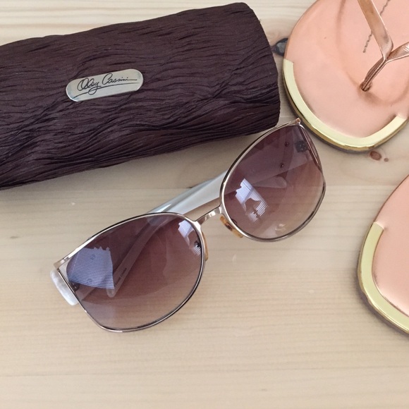 Oleg Cassini Accessories - Oleg Cassini Sunglasses