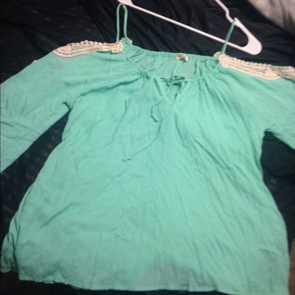Off-shoulder shirt