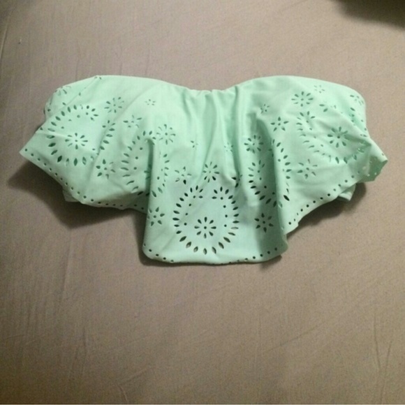 Strapless bikini top