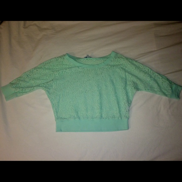 ❗️SOLD ❗️NEW CHARLOTTE RUSSE MINT LACE CROP TOP