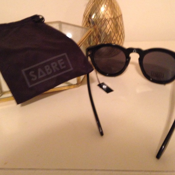Sabre black round sunglasses - Picture 2 of 3