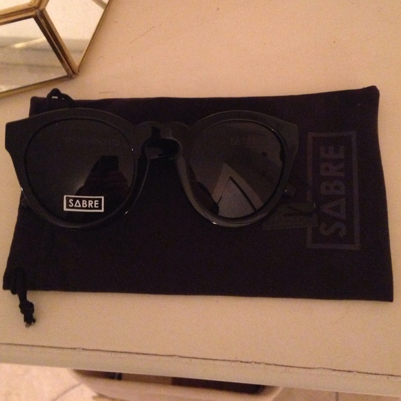 Sabre black round sunglasses - Picture 3 of 3