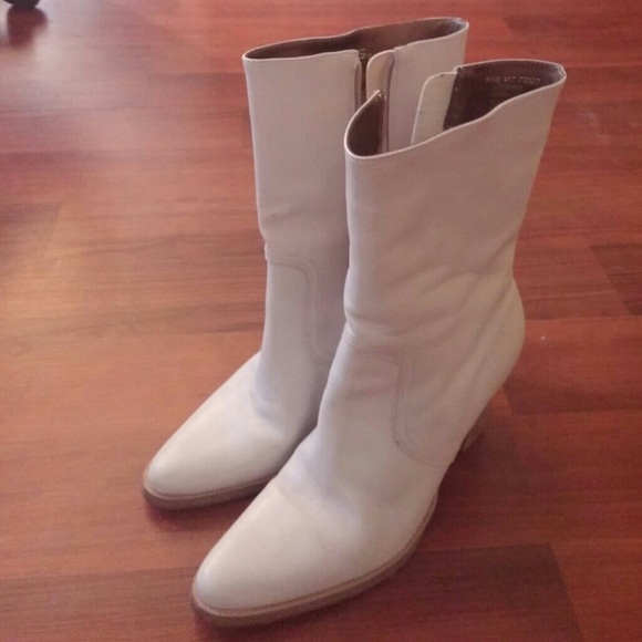 White Candies boots (8.5) (reserved by buffycgirl)