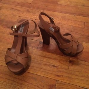 Tan heel sandal