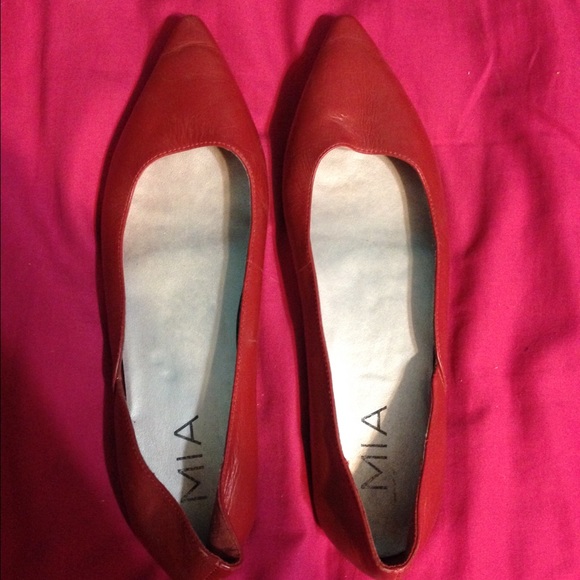 Adorable Red Flats!
