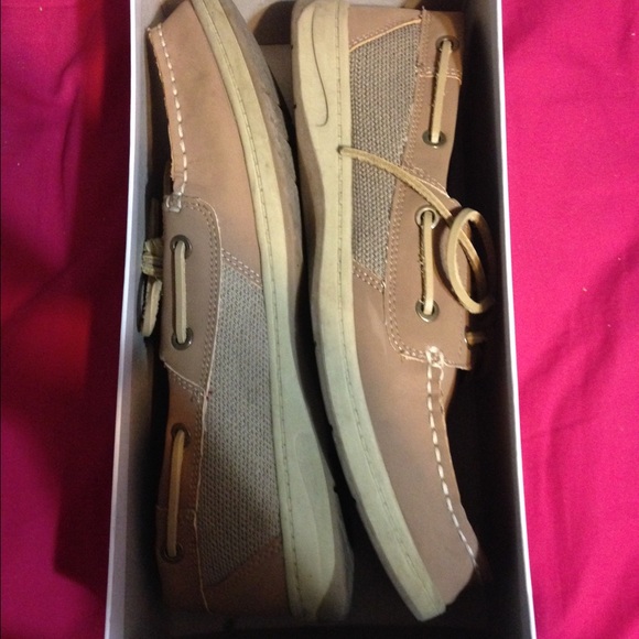boat shoes