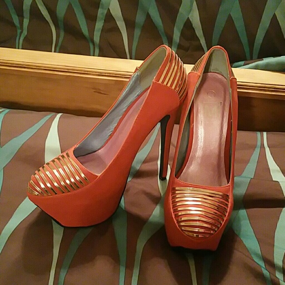 Heels - Picture 1 of 2