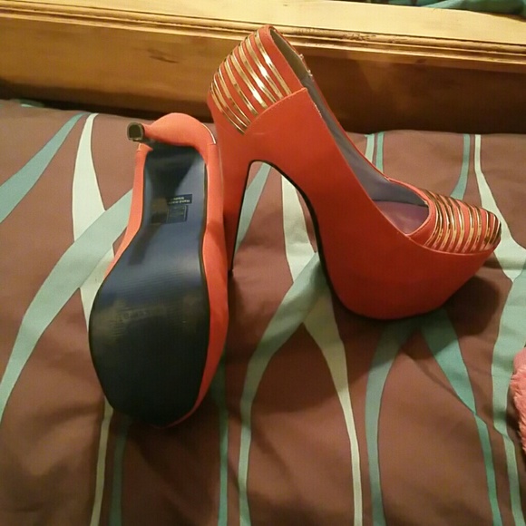 Heels - Picture 2 of 2