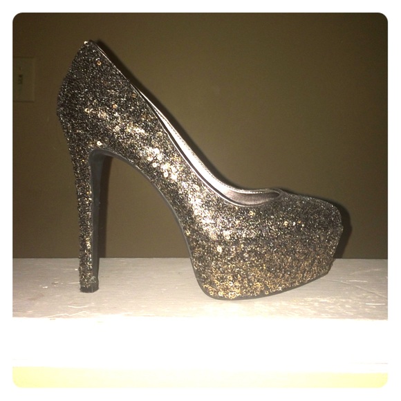 Jessica Simpson heels