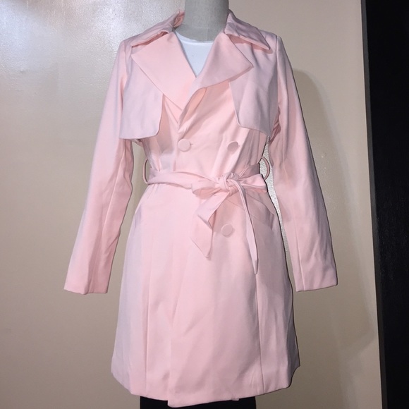 Oasáp pink coat.