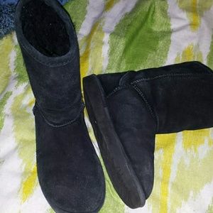 Bearpaw Black Boots