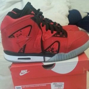 Nike Air Tech Challenge Hybrid