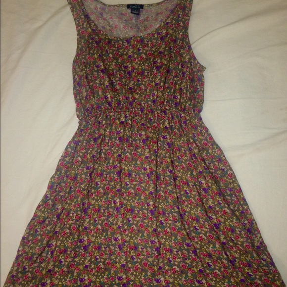 ❗️SOLD❗️BRAND NEW RUE 21 FLOWER DRESS