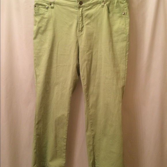 BUNDLE   LAS O LAS CAPRI'S & DENIEM WALKING SHORTS