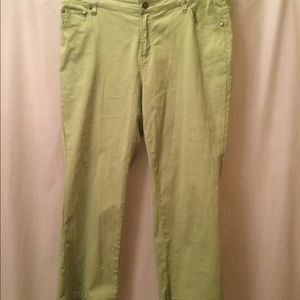 BUNDLE   LAS O LAS CAPRI'S & DENIEM WALKING SHORTS