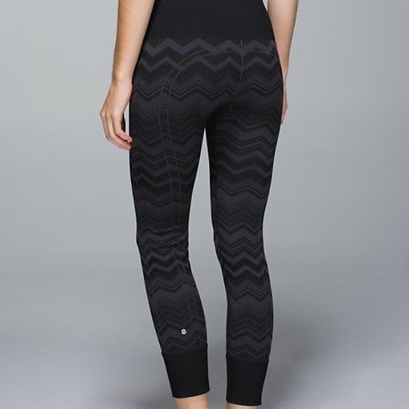 lululemon athletica Pants - 🎉 Lululemon ebb to street