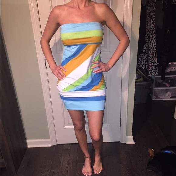 Bright dress perfect for spring and summer!