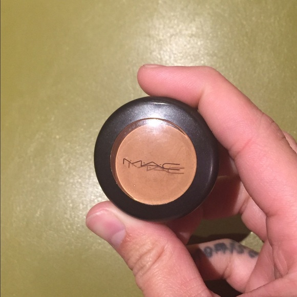 Mac concealer