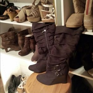 Wedge boots