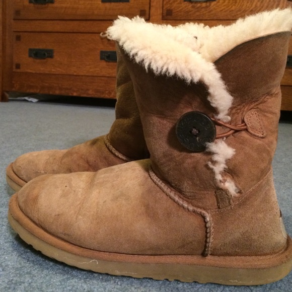 Chestnut Bailey Button UGG boots