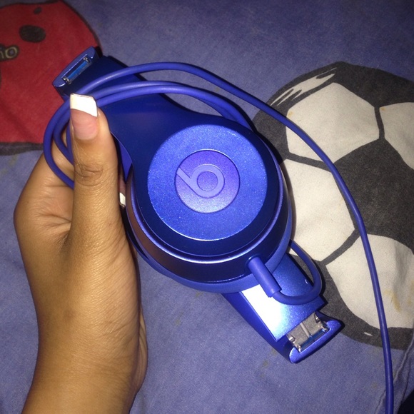 Royal blue Dr.Dre solo beats ( comes with case)