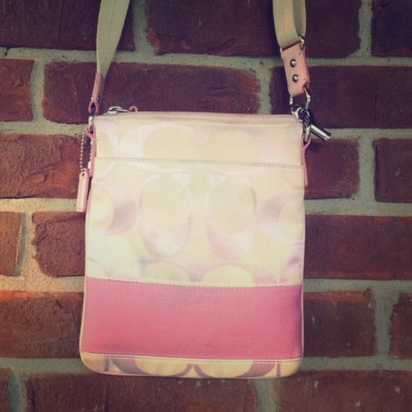 ‼️RELISTING‼️Pink coach satchel