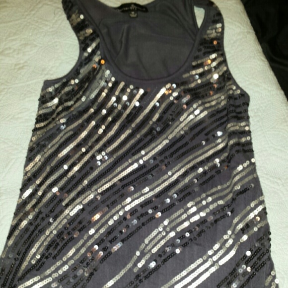 Sequin tank