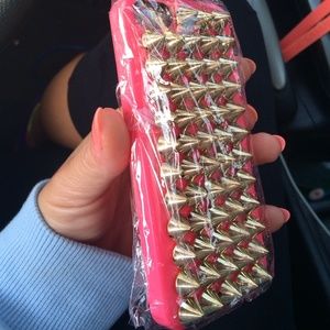NEW studded iPhone 5/5S case💗