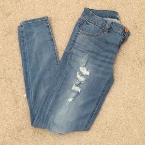 American Eagle Distressed Jeggings💙