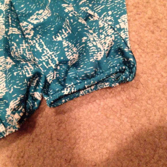 SALE! Perfect blue &white top for the beach - Picture 3 of 4