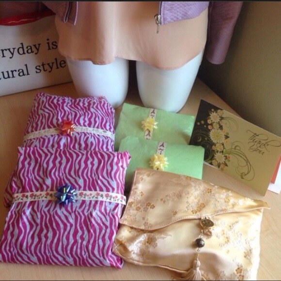 POSHMARK SELLER SINCE 9/2/2012 - Picture 7 of 8