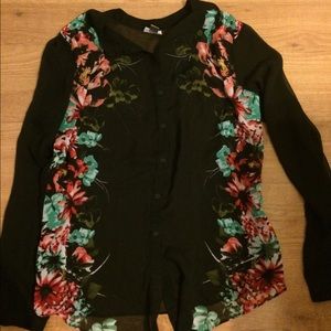 floral button up tank comes with under black tank