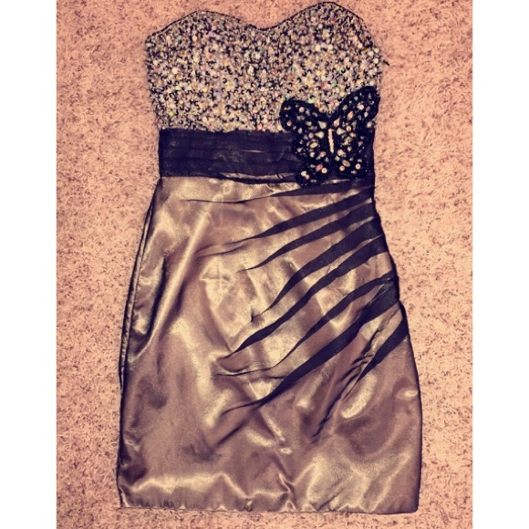 Karishma Strapless Formal size 4