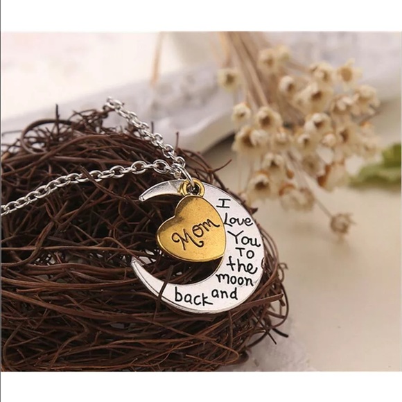 Jewelry - Mom necklace(NWT)price firm! 4 Left!