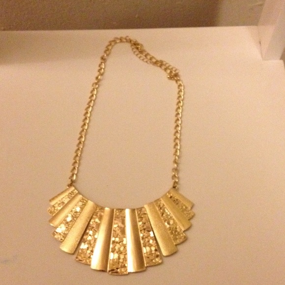 Statement necklace