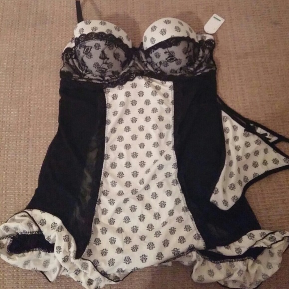 Sexy little black nighty with matching panties