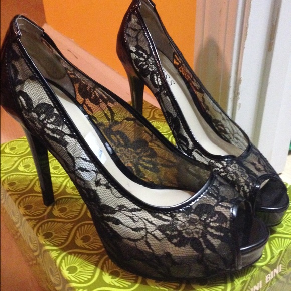Lace Guess Heels