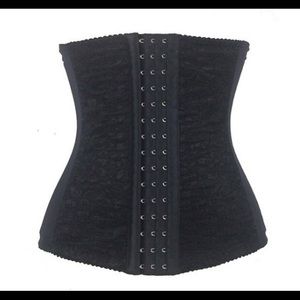 Waist training never worn to small