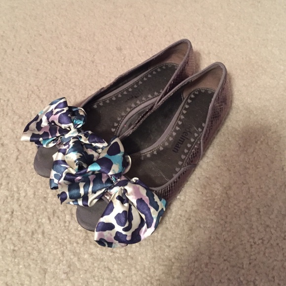 Flats with Bow