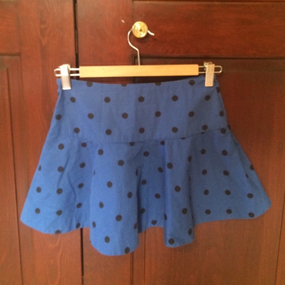 Gilly hicks navy polka dot pleated mini skirt