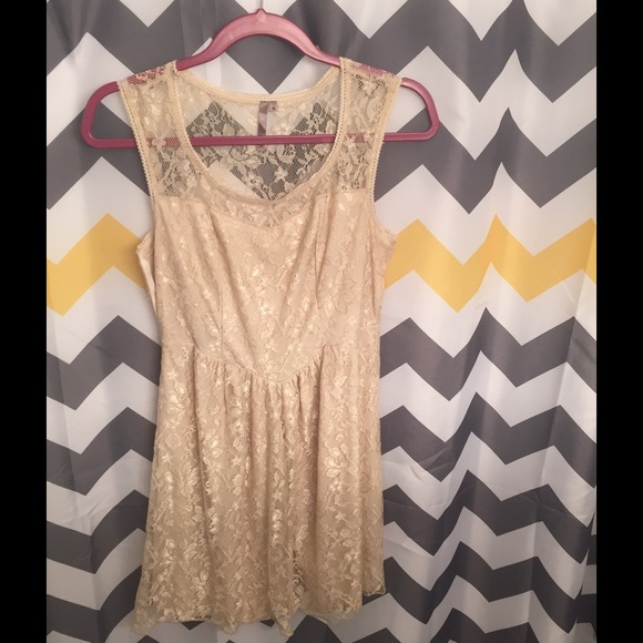 Cream/white dress